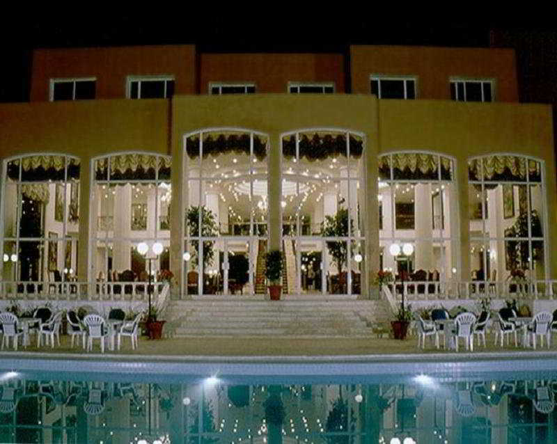 Grand View Hotel Вади Муса Екстериор снимка